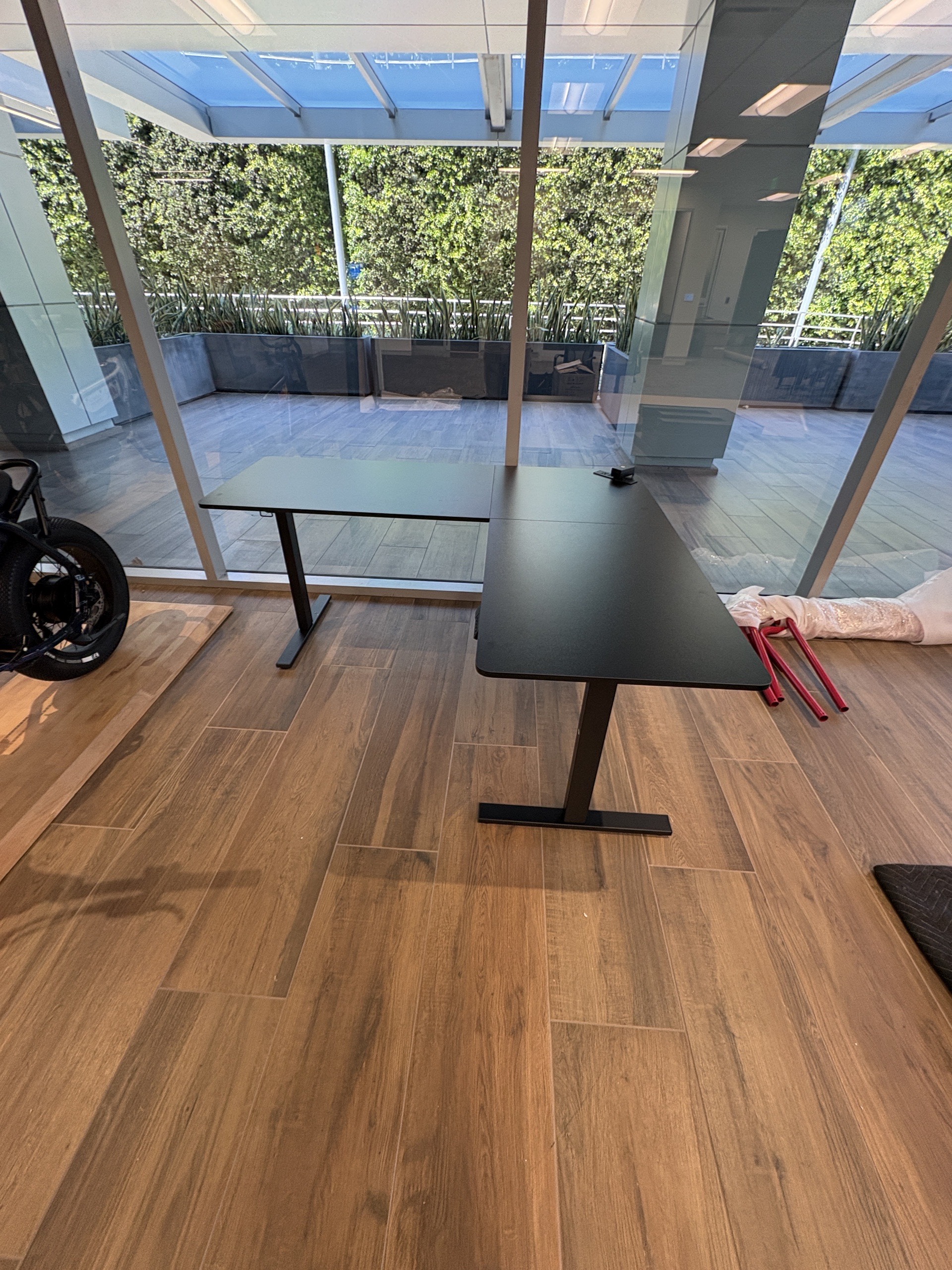 Electric Standing Desk Assembly
